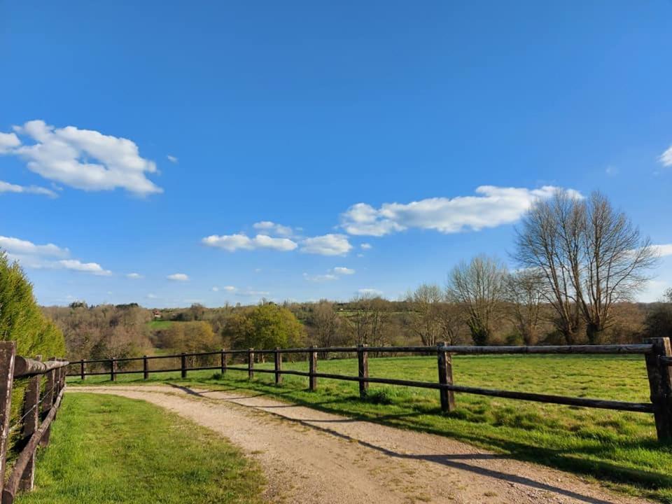 Relais Equestre Du Miloir - Chambres D'Hotes Saint-Desir Экстерьер фото